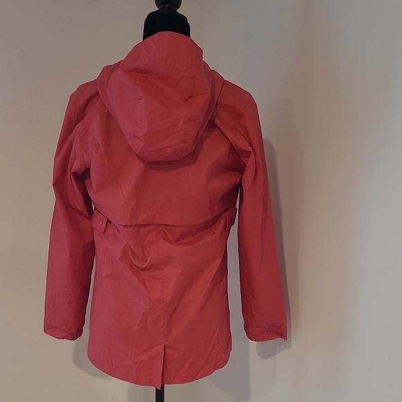 Columbia Pink Ski Jacket with Hood and Lightweight Design - Picture 3 of 9